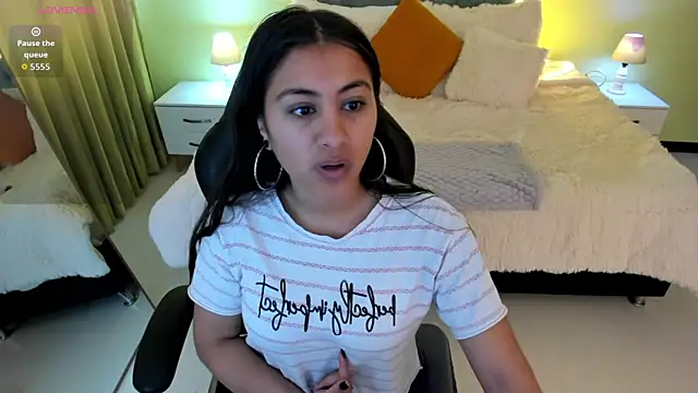 Camille Olsen  online show from 10.20.25