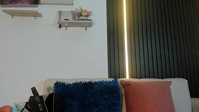 Mia Duarte1 online show from 10.05.25