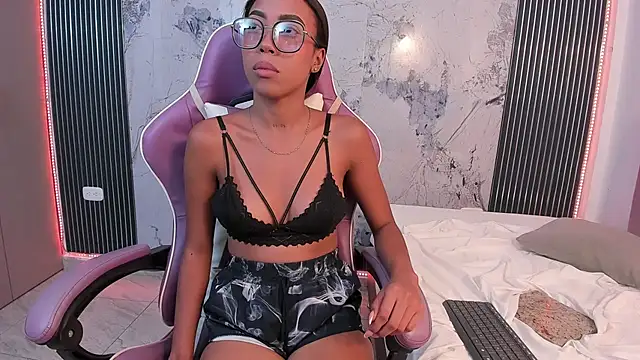Snapshot of Mia_Duarte1 chatting on 06.14.26 Mia Duarte1 online show from 06.14.26