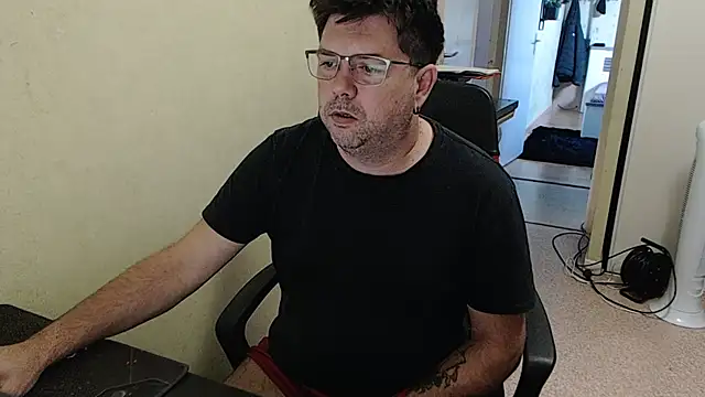 Snapshot of blueandwhite1 chatting on 10.01.25 blueandwhite1 online show from 10.01.25