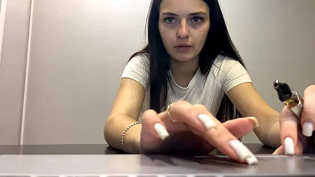 TianaWidell online show from 10.04.25