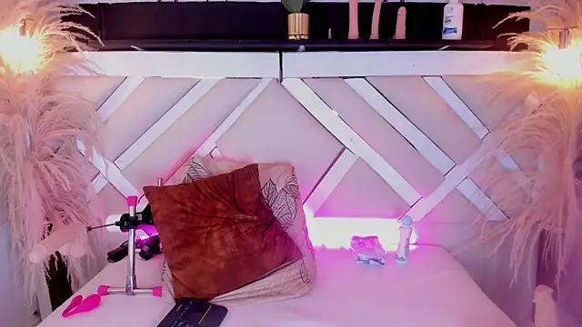 Zoe-Johnson  online show from 03.08.26