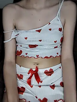 Snapshot of AnnieSparkle chatting on 10.10.25 AnnieSparkle online show from 10.10.25