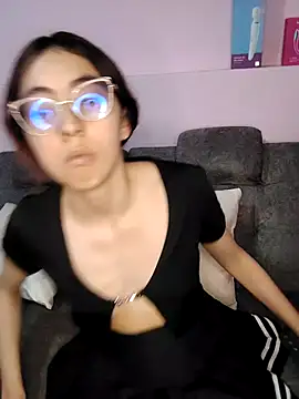 Snapshot of AnnieSparkle chatting on 10.16.25 AnnieSparkle online show from 10.16.25