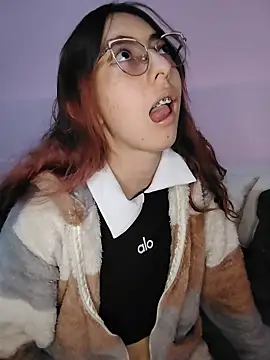 Snapshot of AnnieSparkle chatting on 10.21.25 AnnieSparkle online show from 10.21.25