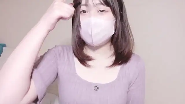 Snapshot of mi__san chatting on 05.28.26 mi san online show from 05.28.26