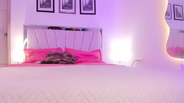 Snapshot of FuckingYoungs chatting on 10.01.25 FuckingYoungs online show from 10.01.25