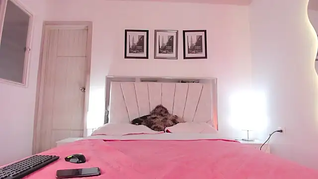 Snapshot of FuckingYoungs chatting on 10.08.25 FuckingYoungs online show from 10.08.25