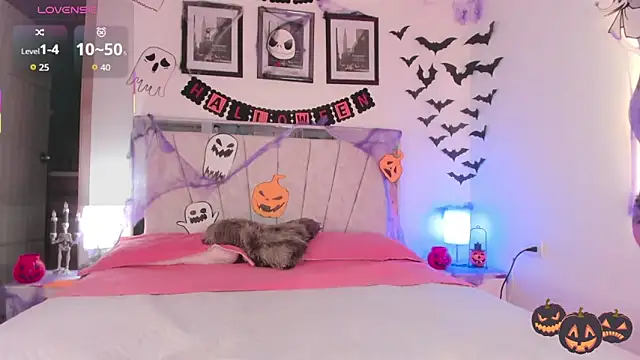 Snapshot of FuckingYoungs chatting on 10.26.25 FuckingYoungs online show from 10.26.25