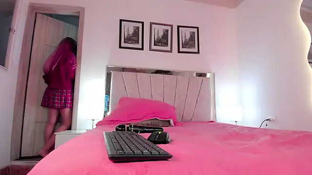 Snapshot of FuckingYoungs chatting on 11.11.25 FuckingYoungs online show from 11.11.25