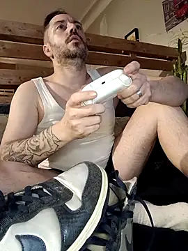 Snapshot of branletteur chatting on 02.05.26 branletteur online show from 02.05.26