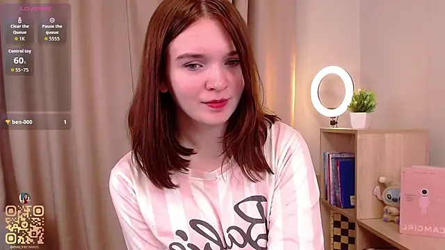 Snapshot of EvaJackson111 chatting on 10.11.25 EvaJackson111 online show from 10.11.25