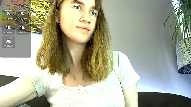 Snapshot of velina__ chatting on 11.04.25 velina online show from 11.04.25