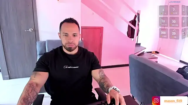 Snapshot of Scarlett_Luxe chatting on 07.18.26 Scarlett Luxe online show from 07.18.26