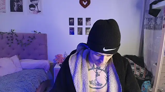 2cyboy  online show from 10.06.25