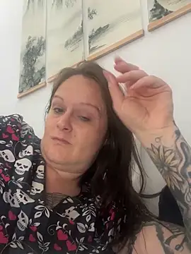 Snapshot of sinfful-secrets@xh chatting on 10.17.25 sinfful-secretsxh online show from 10.17.25