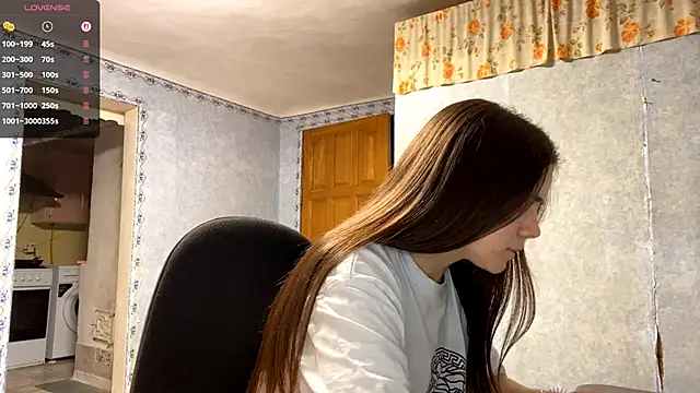 Snapshot of Lia_rise chatting on 10.03.25 Lia rise online show from 10.03.25