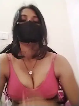Snapshot of DivyaBhabhi69@xh chatting on 10.20.25 DivyaBhabhi69xh online show from 10.20.25
