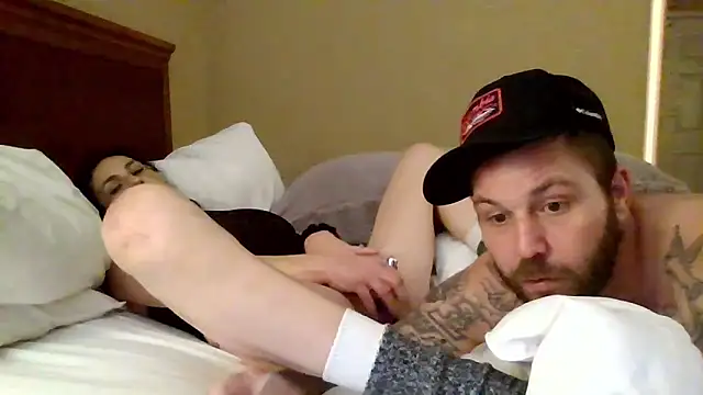 RaynLiz online show from 02.22.26