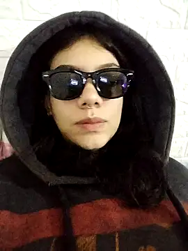 emmii cute online show from 10.23.25