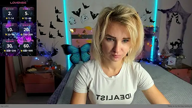 MeryMidnight online show from 10.20.25