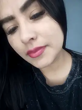 Snapshot of cazumyy chatting on 10.06.25 cazumyy online show from 10.06.25