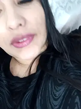 Snapshot of cazumyy chatting on 10.13.25 cazumyy online show from 10.13.25