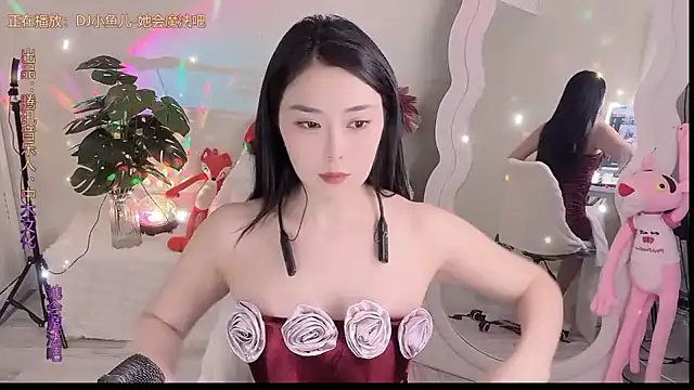 QQ  2025 online show from 09.24.25