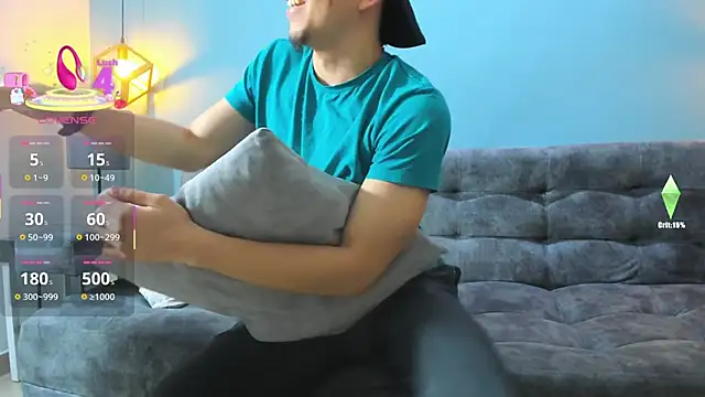 Snapshot of Eross_Santy chatting on 10.19.25 Eross Santy online show from 10.19.25