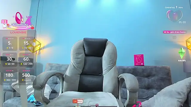 Snapshot of Eross_Santy chatting on 10.20.25 Eross Santy online show from 10.20.25