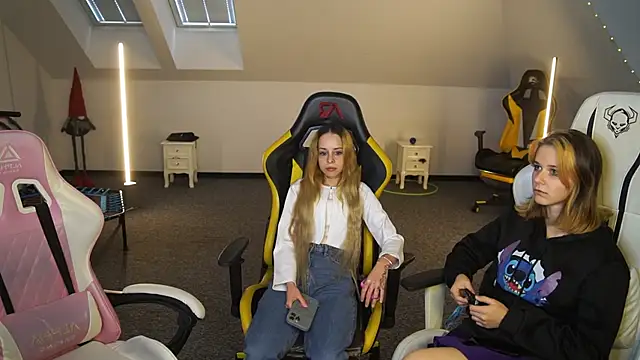  Lili 054 online show from 09.30.25