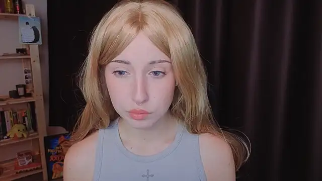 Snapshot of YukiMisa chatting on 10.18.25 YukiMisa online show from 10.18.25