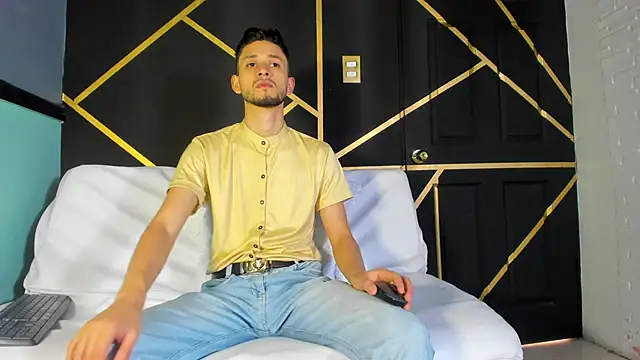 logan rogers  online show from 09.19.25
