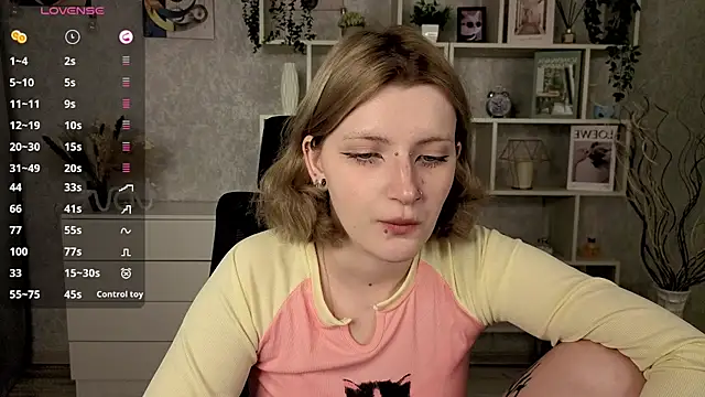 Snapshot of EchoBloom chatting on 10.14.25 EchoBloom online show from 10.14.25