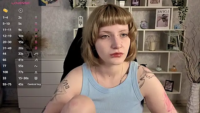 Snapshot of EchoBloom chatting on 10.19.25 EchoBloom online show from 10.19.25