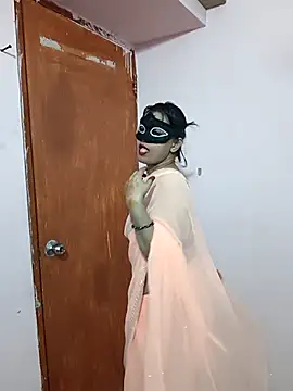 Snapshot of nice_touch9733 chatting on 11.08.25 nice touch9733 online show from 11.08.25