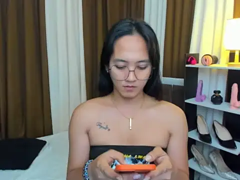 URHottestAngel online show from 10.21.25