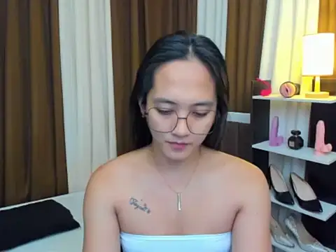 URHottestAngel online show from 10.25.25