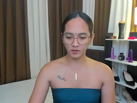 URHottestAngel online show from 11.04.25