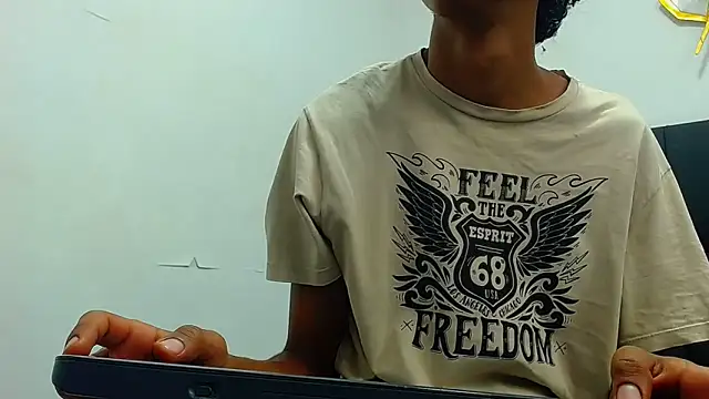 Snapshot of daniel_evans69 chatting on 11.04.25 daniel evans69 online show from 11.04.25