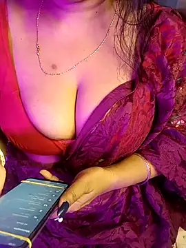 Snapshot of monaa-darling chatting on 10.09.25 monaa-darling online show from 10.09.25