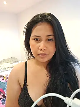 Snapshot of Alessandraa- chatting on 09.28.25 Alessandraa- online show from 09.28.25