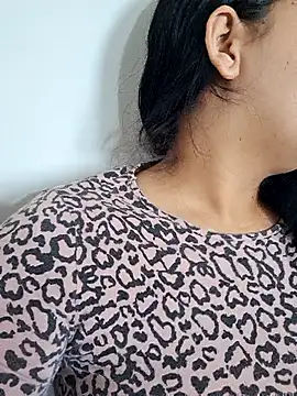 Snapshot of Alessandraa- chatting on 10.08.25 Alessandraa- online show from 10.08.25