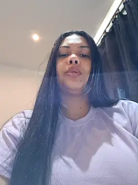 Snapshot of Alessandraa- chatting on 10.22.25 Alessandraa- online show from 10.22.25