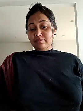 Snapshot of Alessandraa- chatting on 10.26.25 Alessandraa- online show from 10.26.25