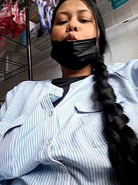 Snapshot of Alessandraa- chatting on 11.15.25 Alessandraa- online show from 11.15.25