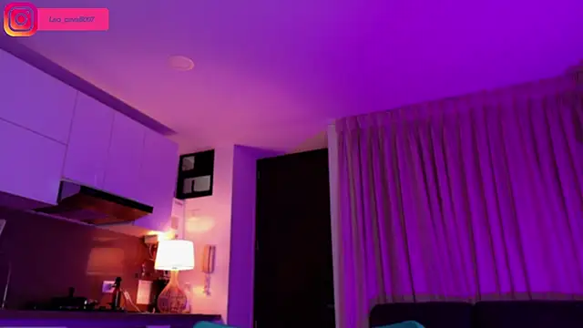 Snapshot of LeoCavalli_ chatting on 09.11.25 LeoCavalli online show from 09.11.25