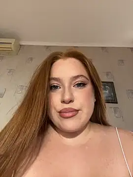 Snapshot of _EmiFox_X chatting on 09.17.25 EmiFox X online show from 09.17.25
