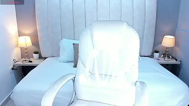 ScarletStarr online show from 11.19.25