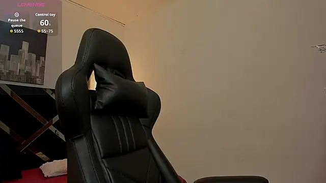 iamCharlotte19 online show from 10.17.25